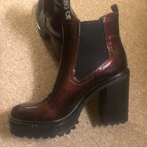 GBG Guess Lug Chelsea rain Boots - NWOT Sz 10